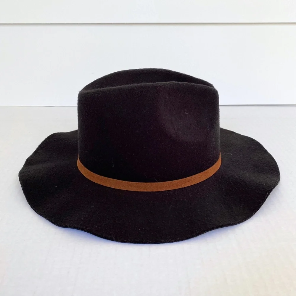 Black Hat with Faux Suede Band